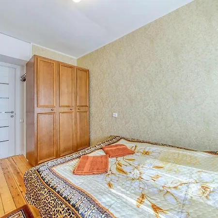 Апартаменти On Kalinina 7
